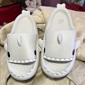 Men's White Shark-Themed Slip-On Sandals